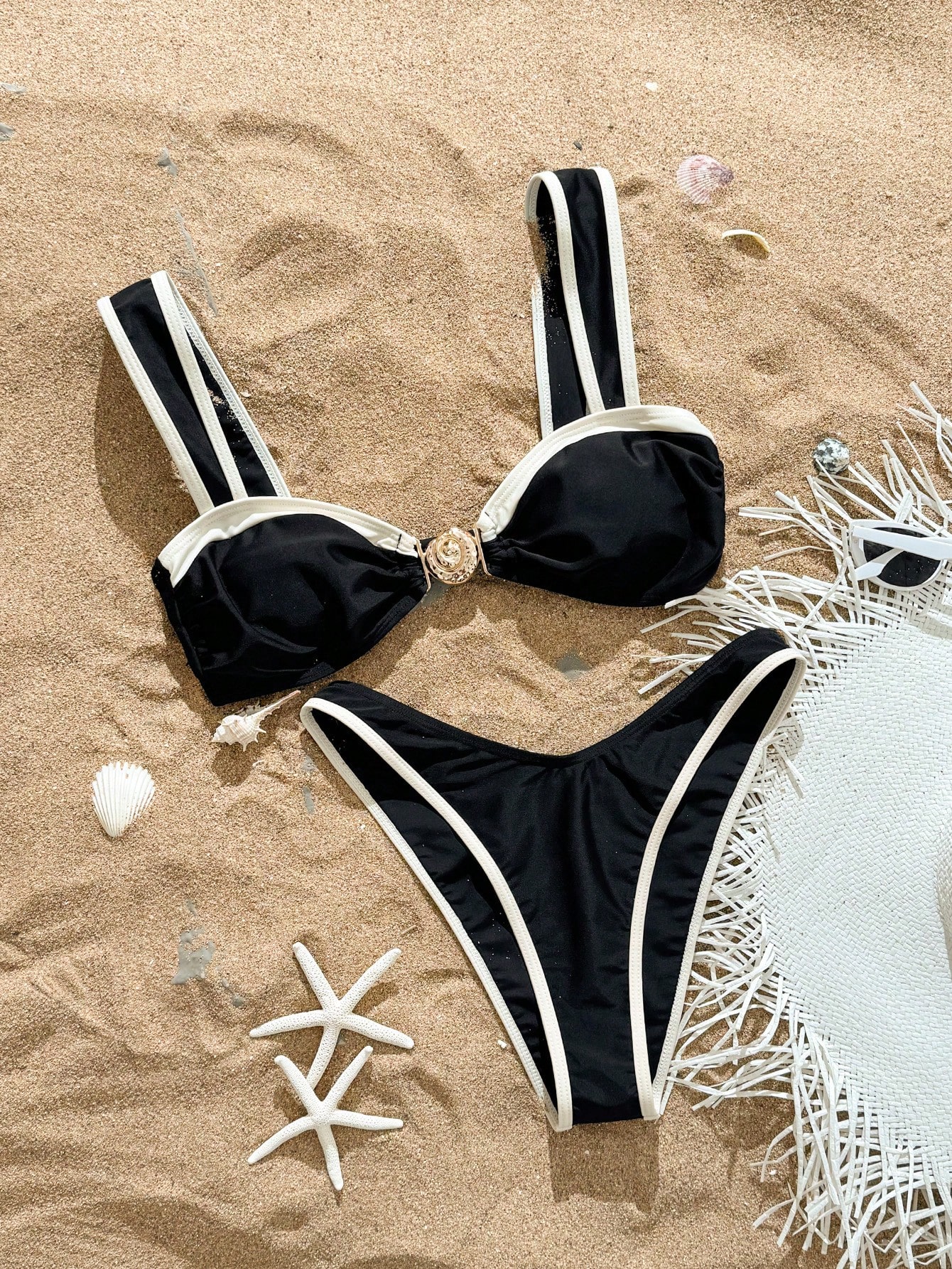 Bikini Negro Corte Alto - Imagen 3