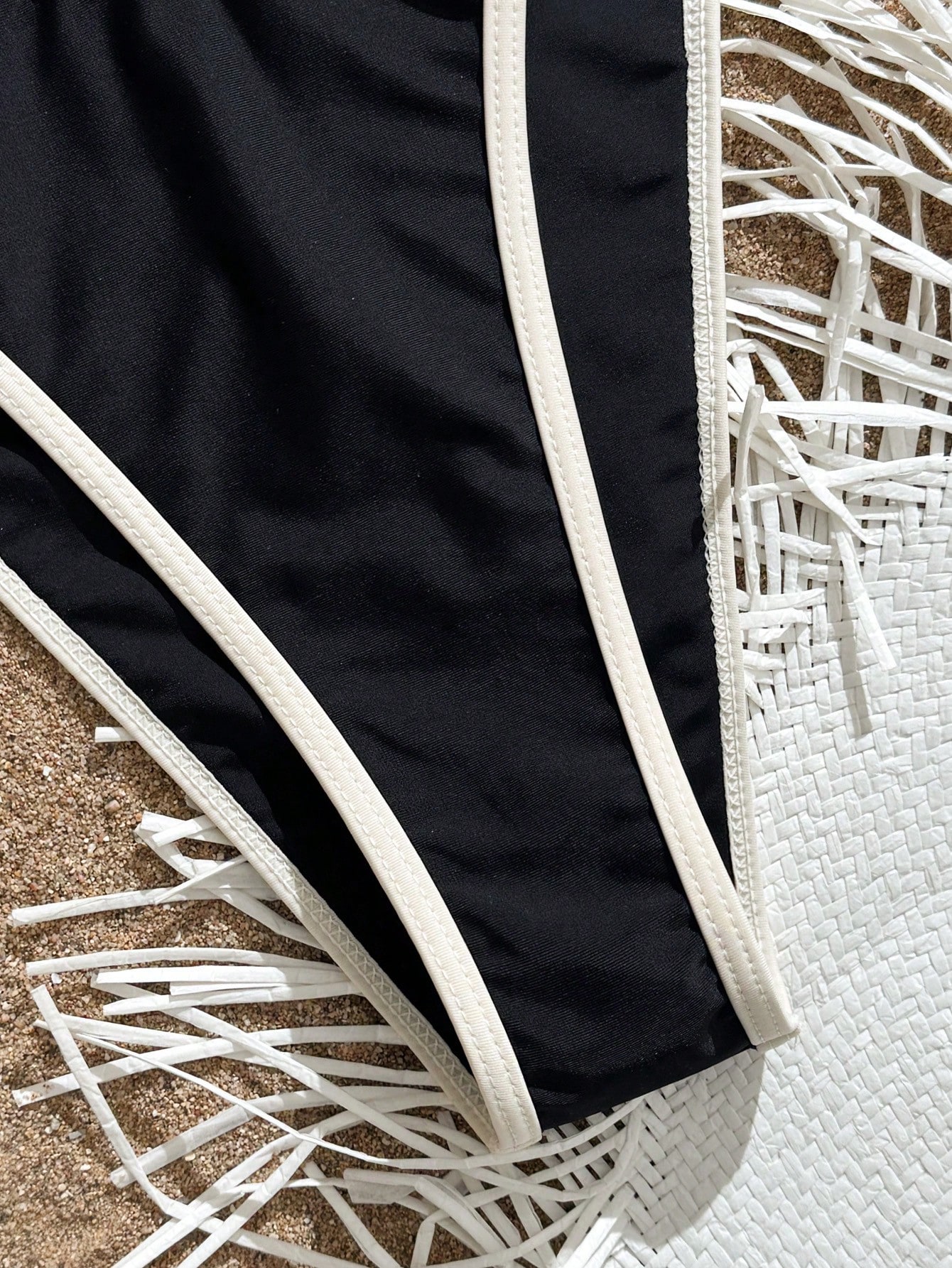 Bikini Negro Corte Alto - Imagen 6